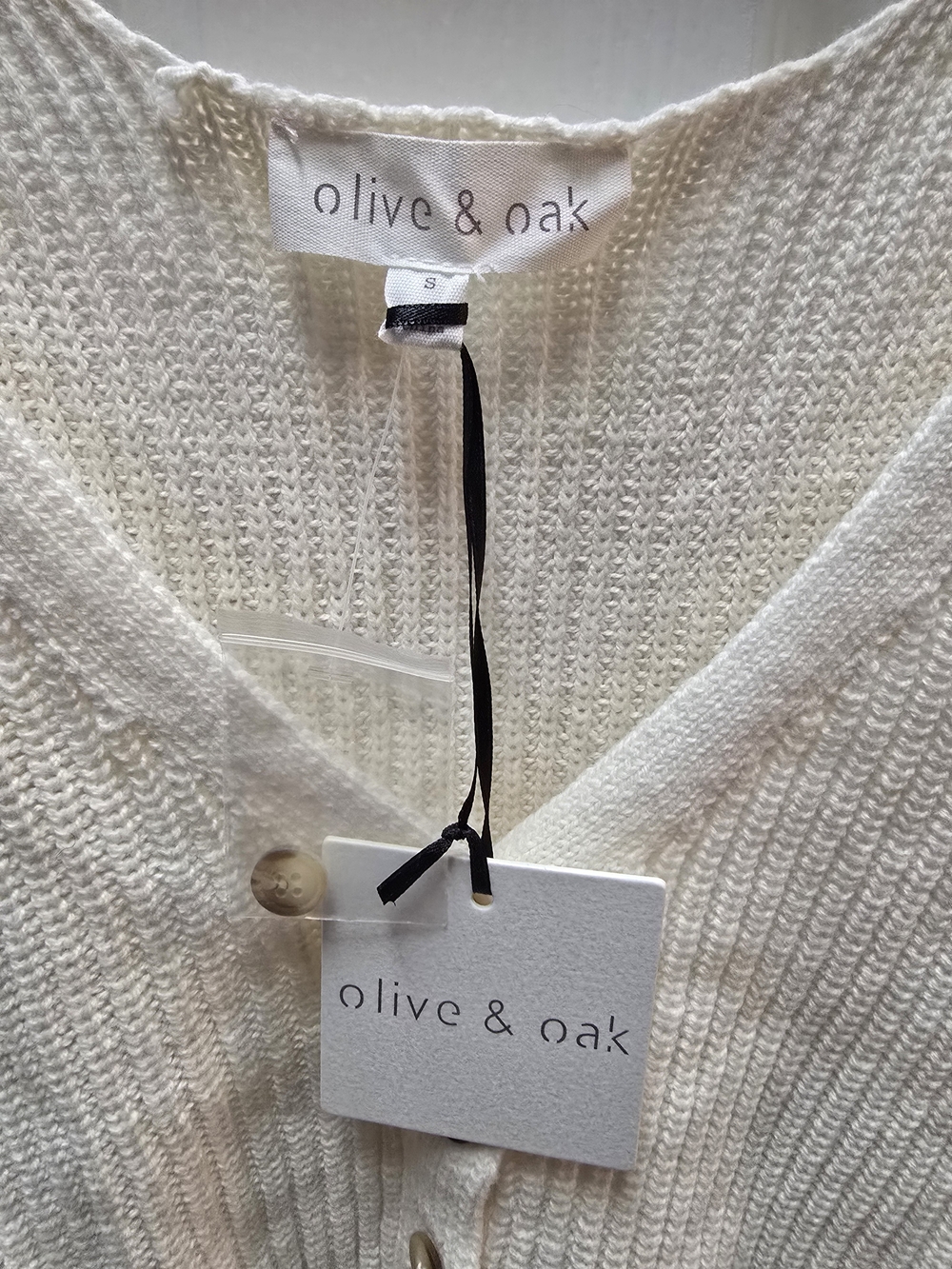 Olive & Oak Cream Ribbed Button-Front Camisole - Picture 2 of 3